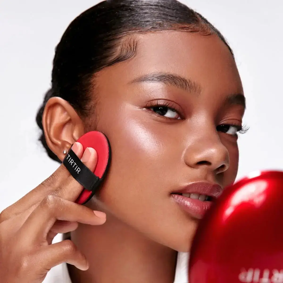 Achieving a Flawless "No-Makeup" Look with Korean Foundations