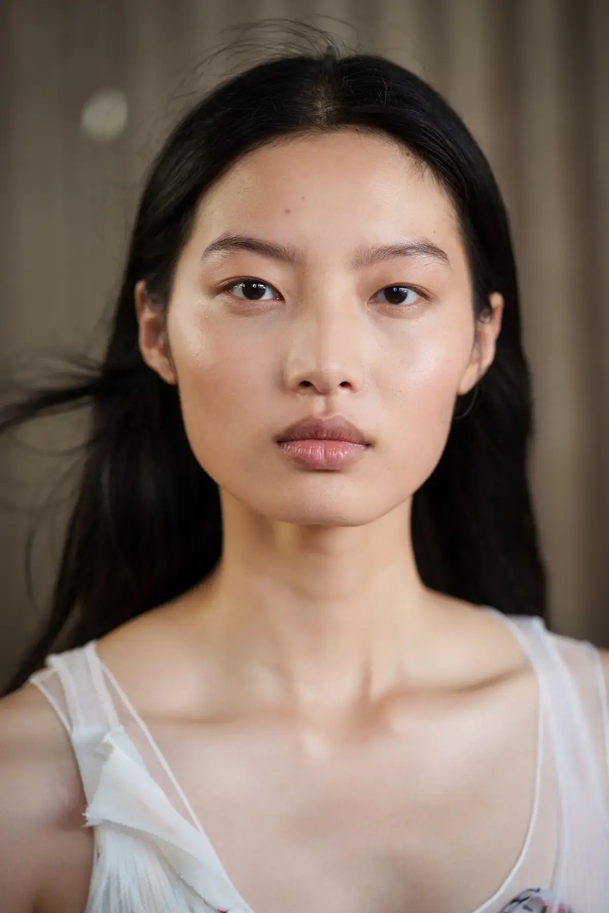 Instant Glass Skin with Vegan Peptide Serum