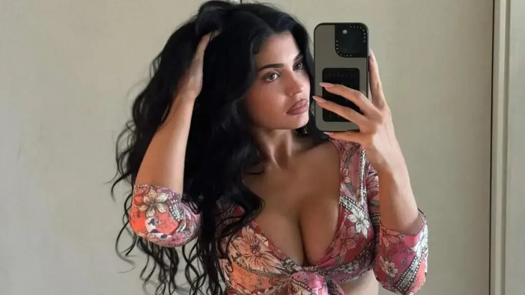 Kylie Jenner Sizzles in Alo Sports Bra