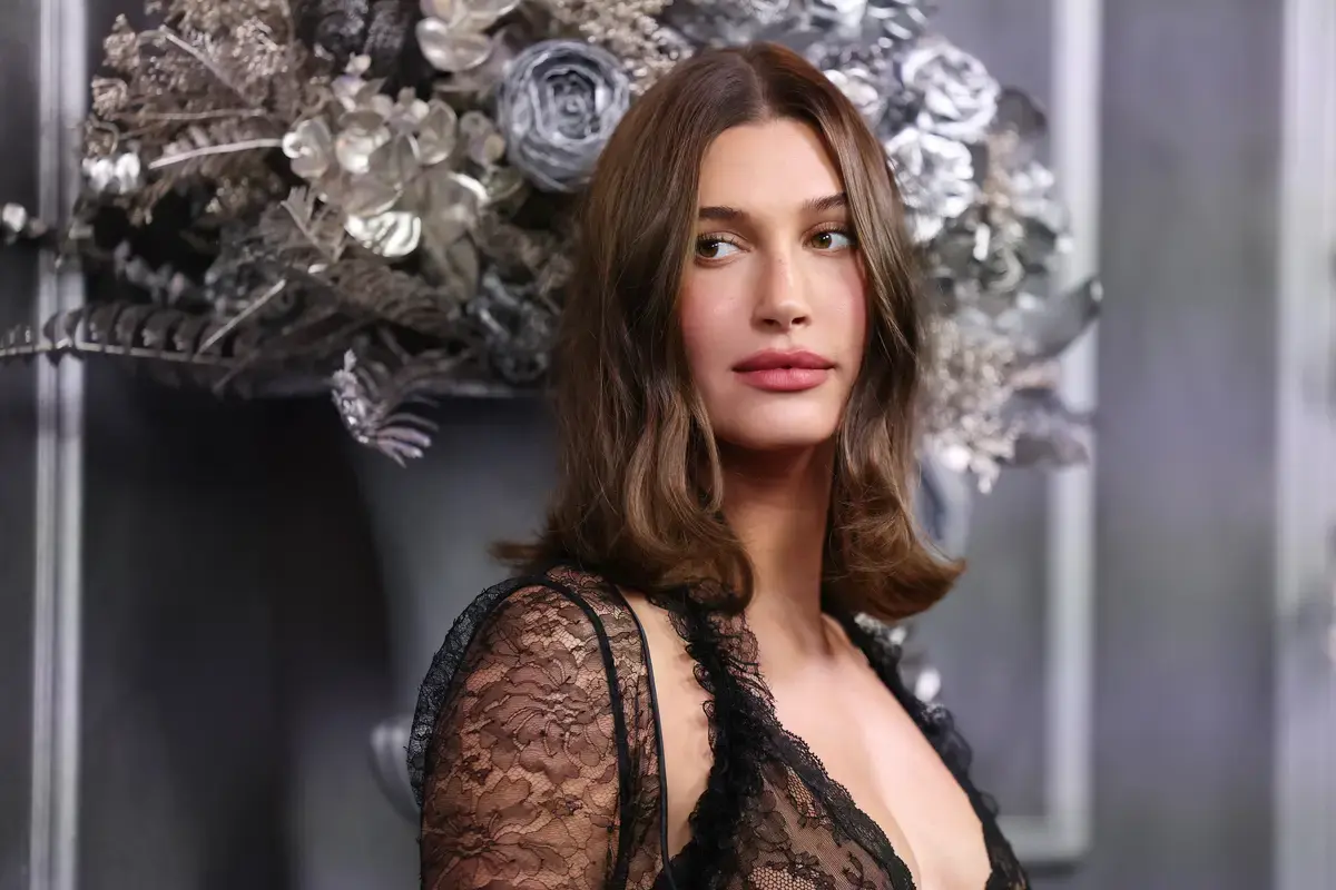 Lip Contour vs. Lip Liner: What's the Difference?