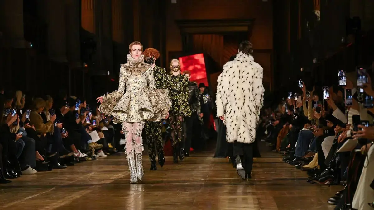 McQueen Returns to London Fashion Week, Smart Glasses Rise as Luxury Item