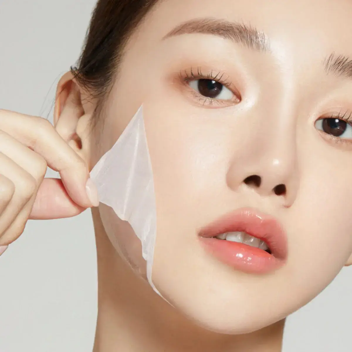 Peel-Off Face Masks: A Skin Care Delight