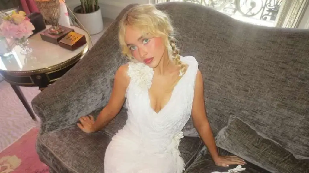 Sabrina Carpenter Dazzles at Dior Couture Show in Ethereal Gown