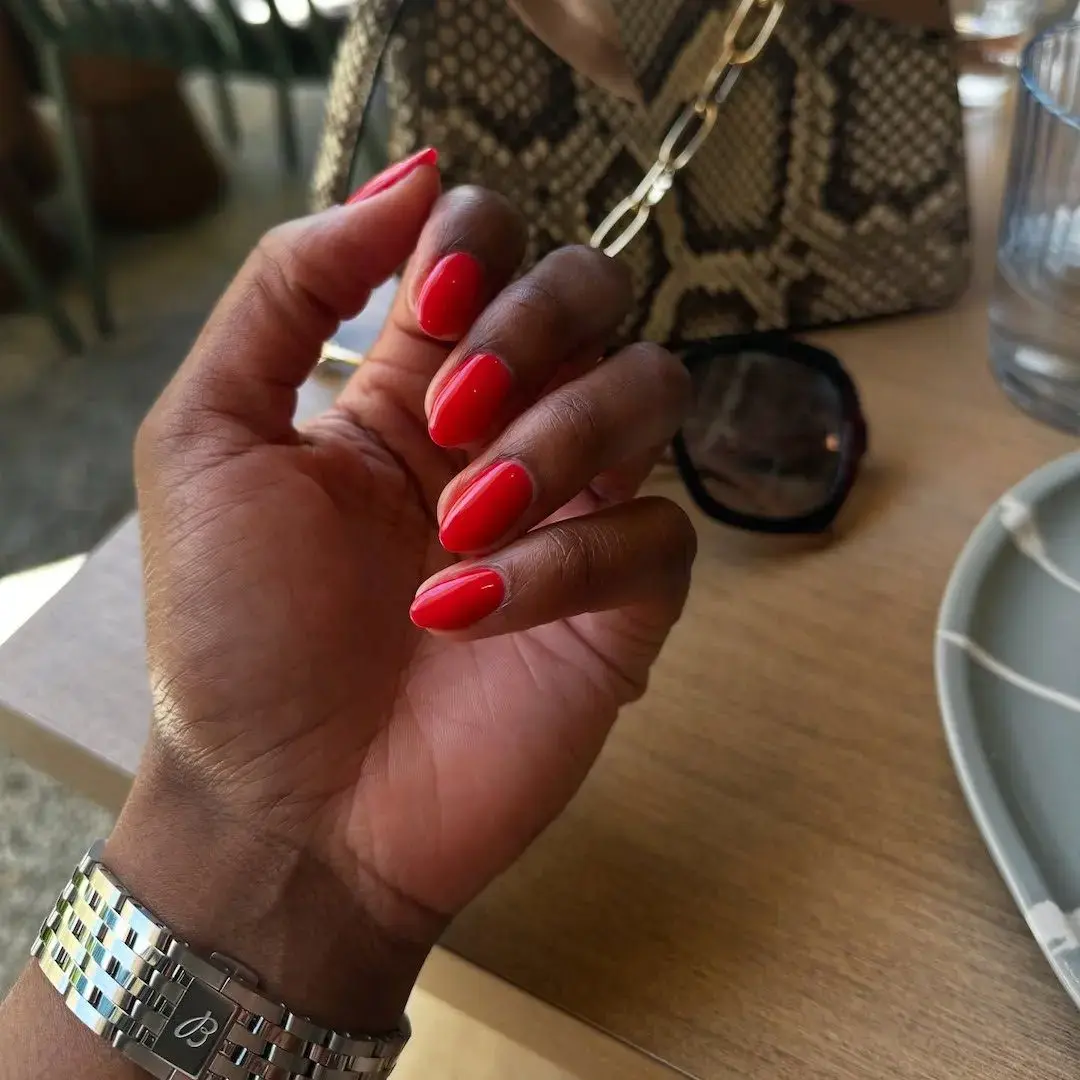 Short Nails Take Center Stage