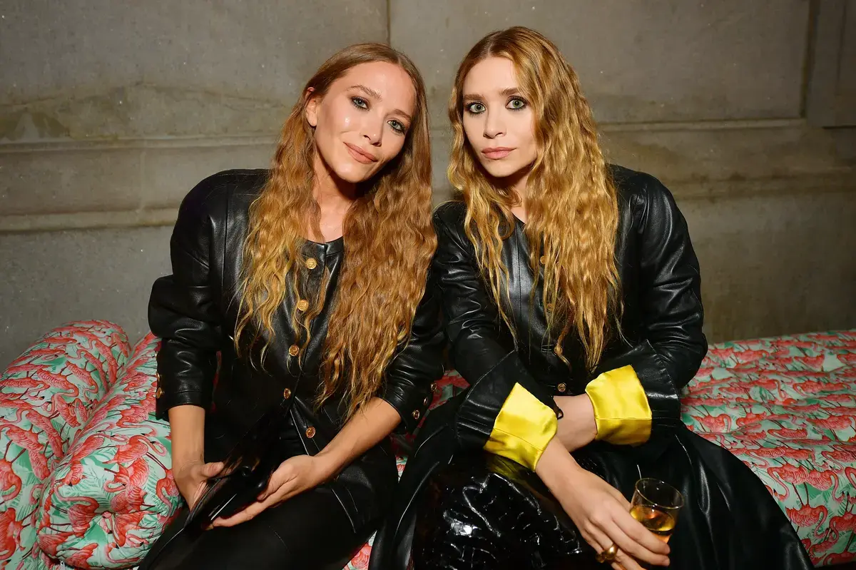 Twinning in Style: Mary-Kate and Ashley Olsen's Best Beauty Moments