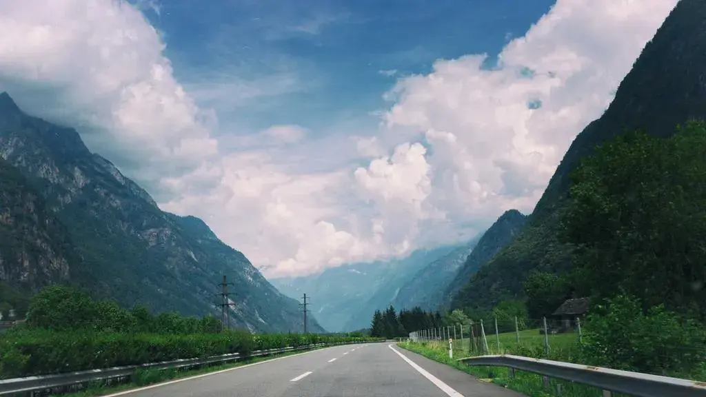 Boots Unveils „Give it Some Boots” Campaign Celebrating Life’s Brutiful Moments