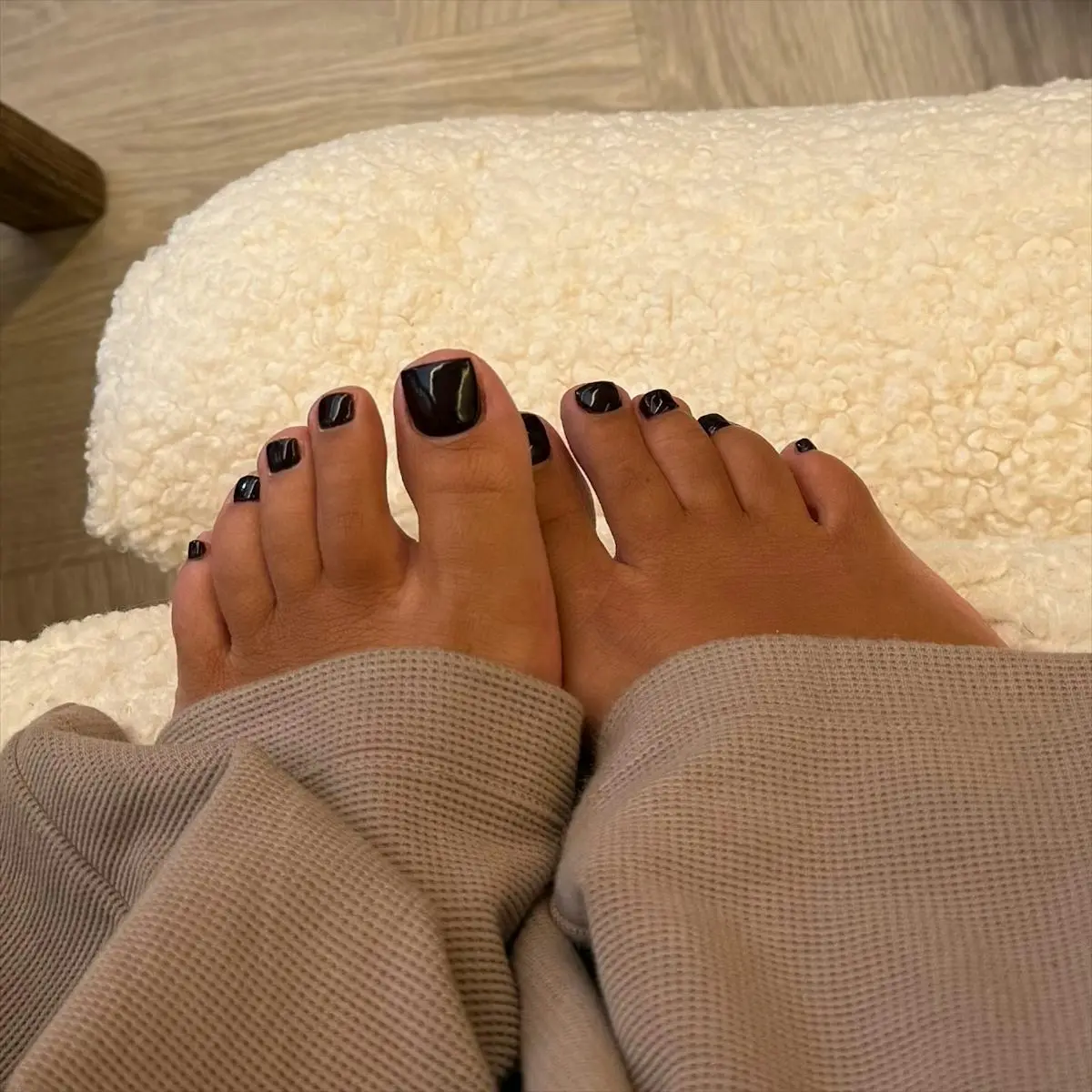 Fall 2026 Pedicure Trends: From Cherry Red to Espresso
