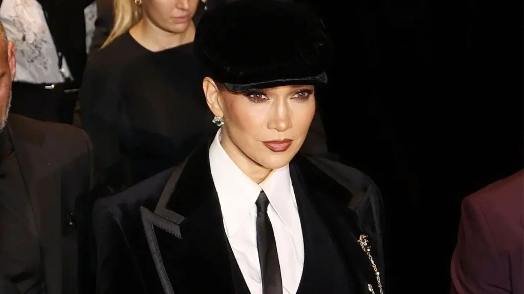Jennifer Lopez Commands Attention in Tailored Dolce & Gabbana Ensemble