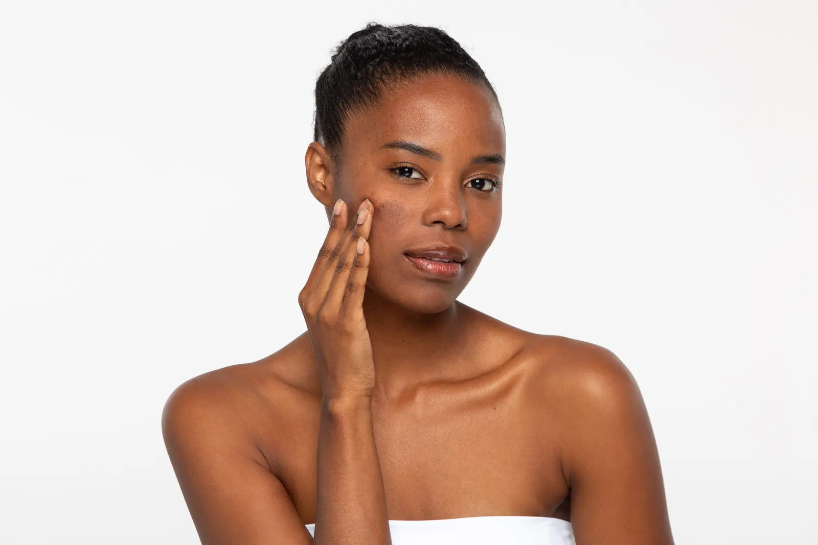 Dark Spots Persist? Dermatologists Reveal the Key to Truly Lightening Skin