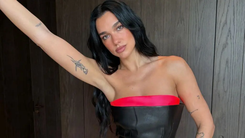 Dua Lipa Channels Miley Cyrus in Stunning Mugler Corset in Madrid