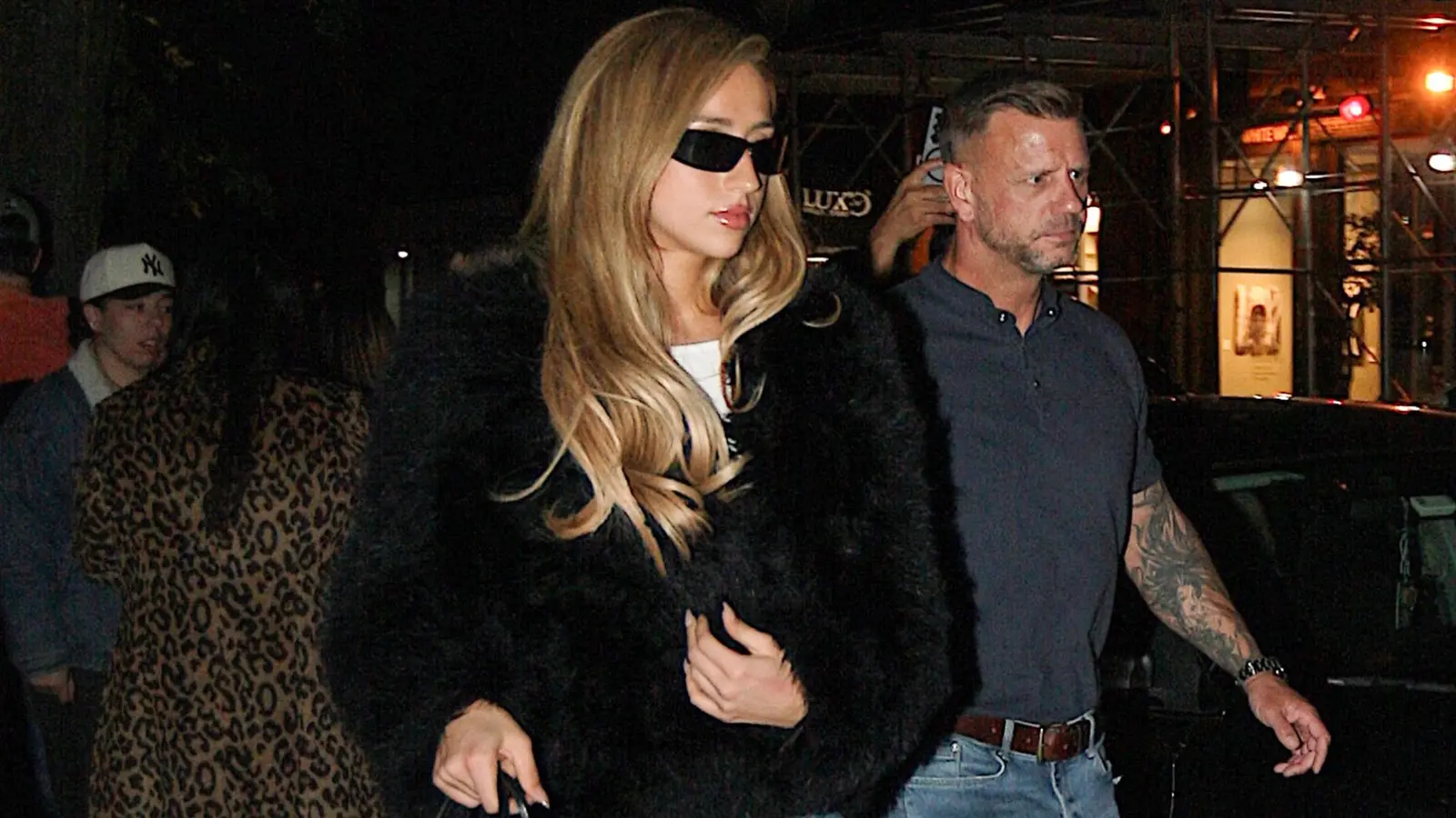 When Fur-Coat Season Arrives, It Girls Will Be Pairing Them With This Denim Trend