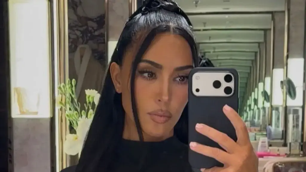 Kim Kardashian’s High-Slit Skirt Pushes Fashion to the Edge
