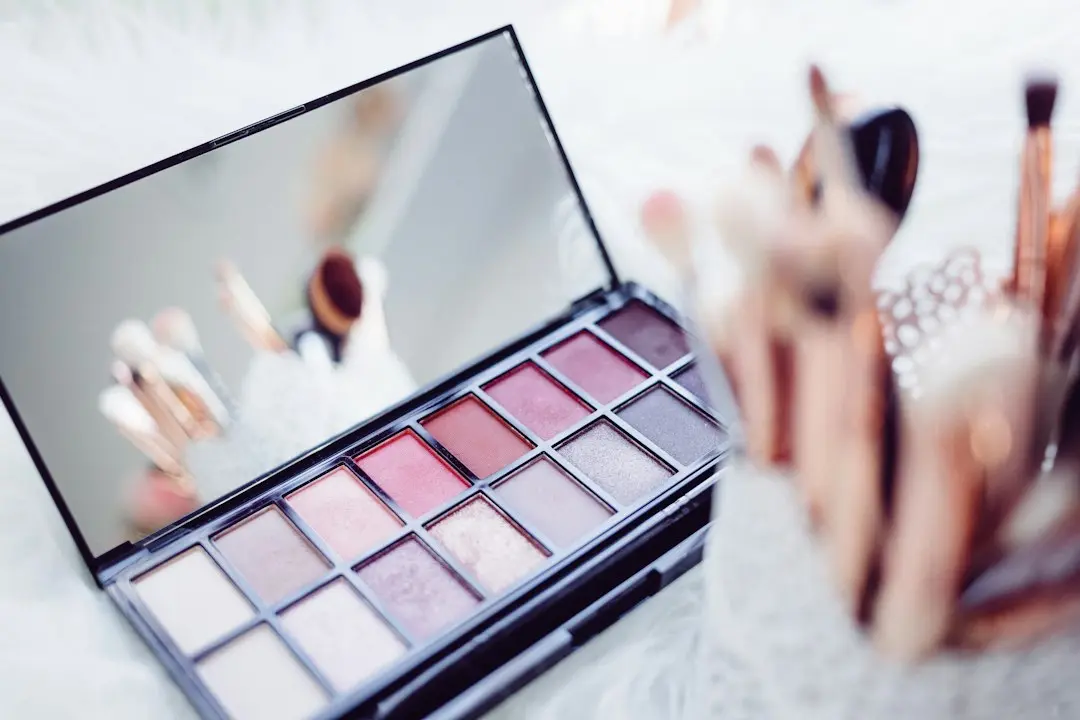 The Modular Return of Stackable Makeup Compacts